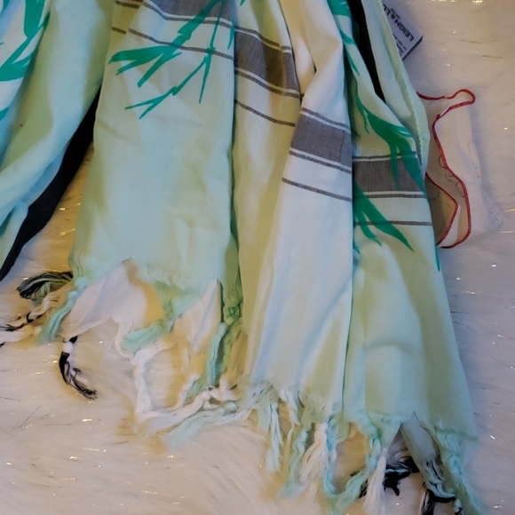 Leigh & Luca Anthropology Bamboo Scarf - Picture 7 of 8